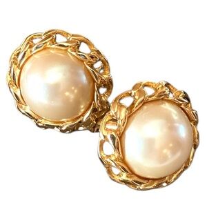 Elegant Gold and Cream Pearl Earrings